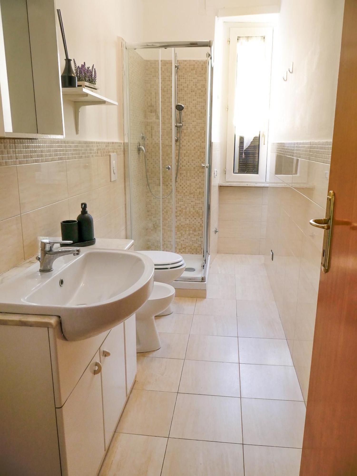 Modern 1 Bedroom Near Metro Рим Экстерьер фото