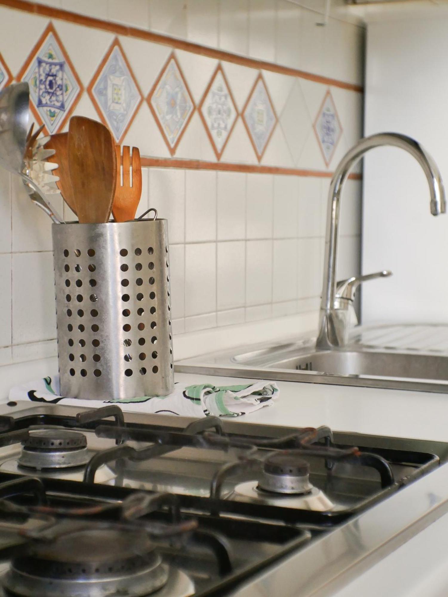 Modern 1 Bedroom Near Metro Рим Экстерьер фото