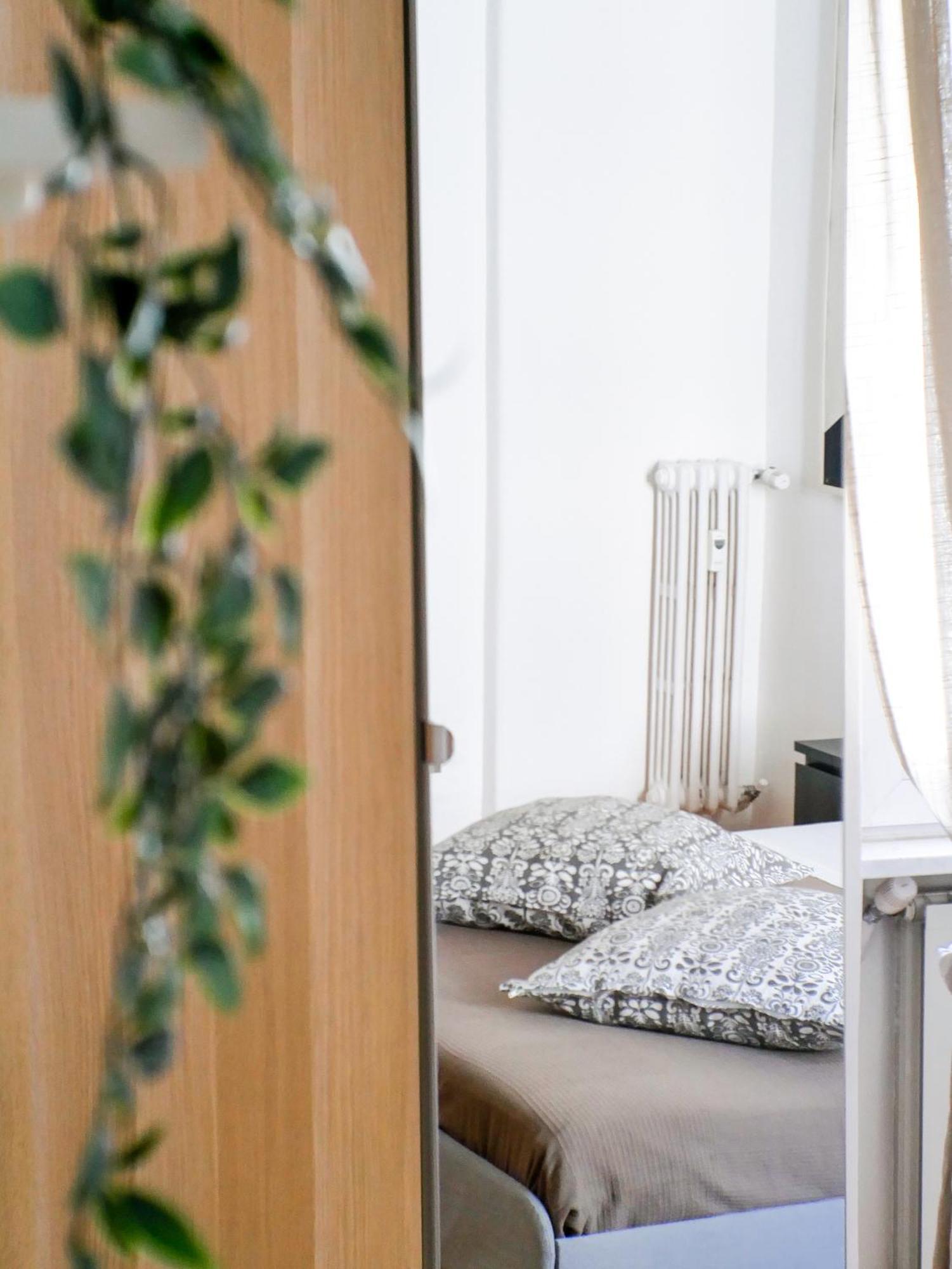 Modern 1 Bedroom Near Metro Рим Экстерьер фото